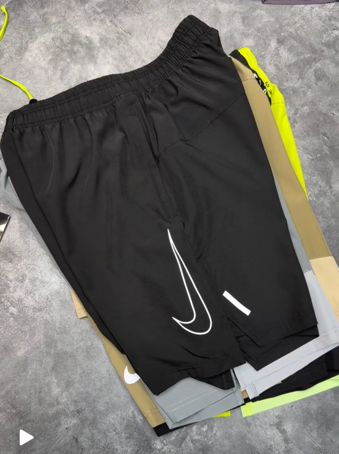 NIKE TRAINERS ORIGINAL SHORT #D976