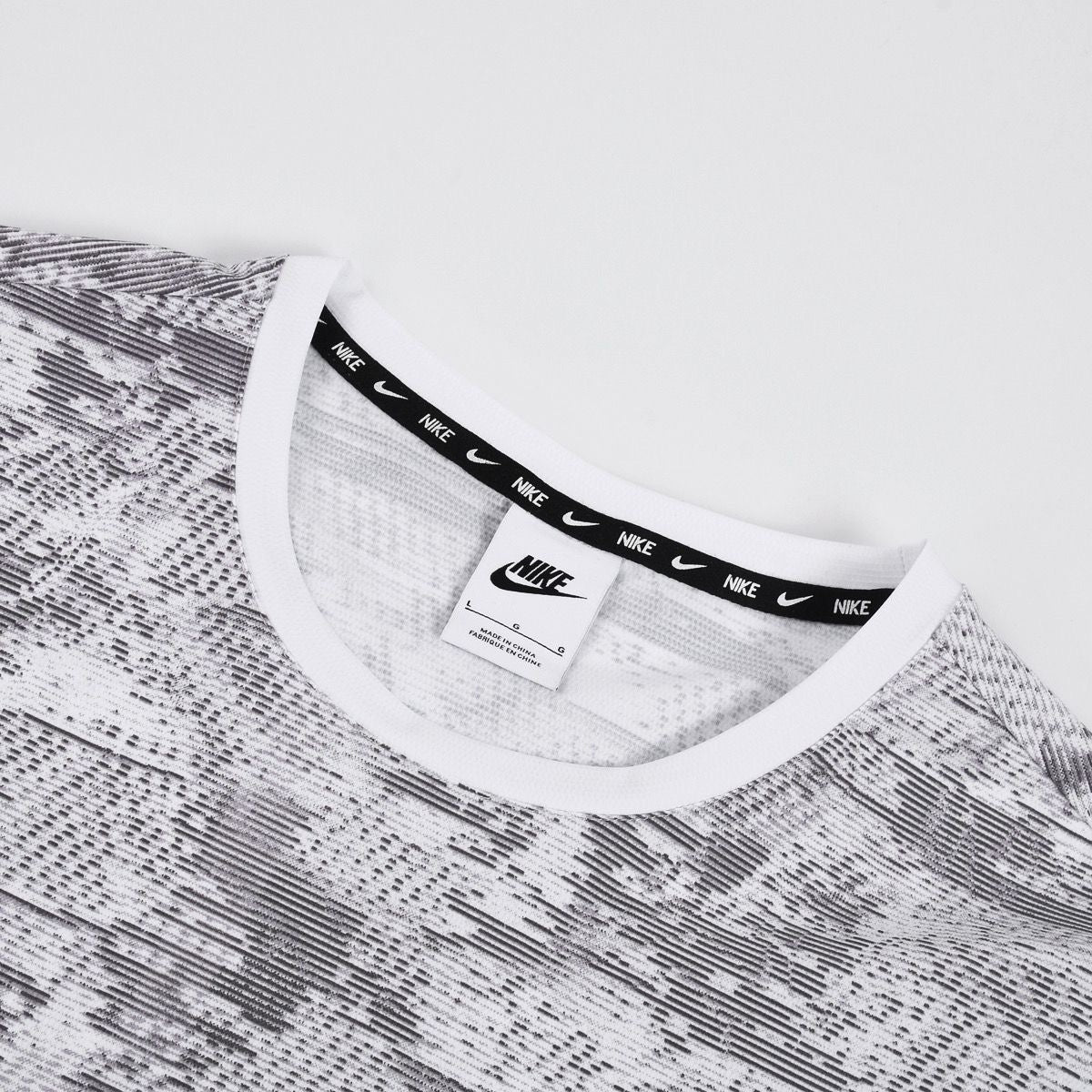 NIKE TRAINING NILON T-SHIRT #2611