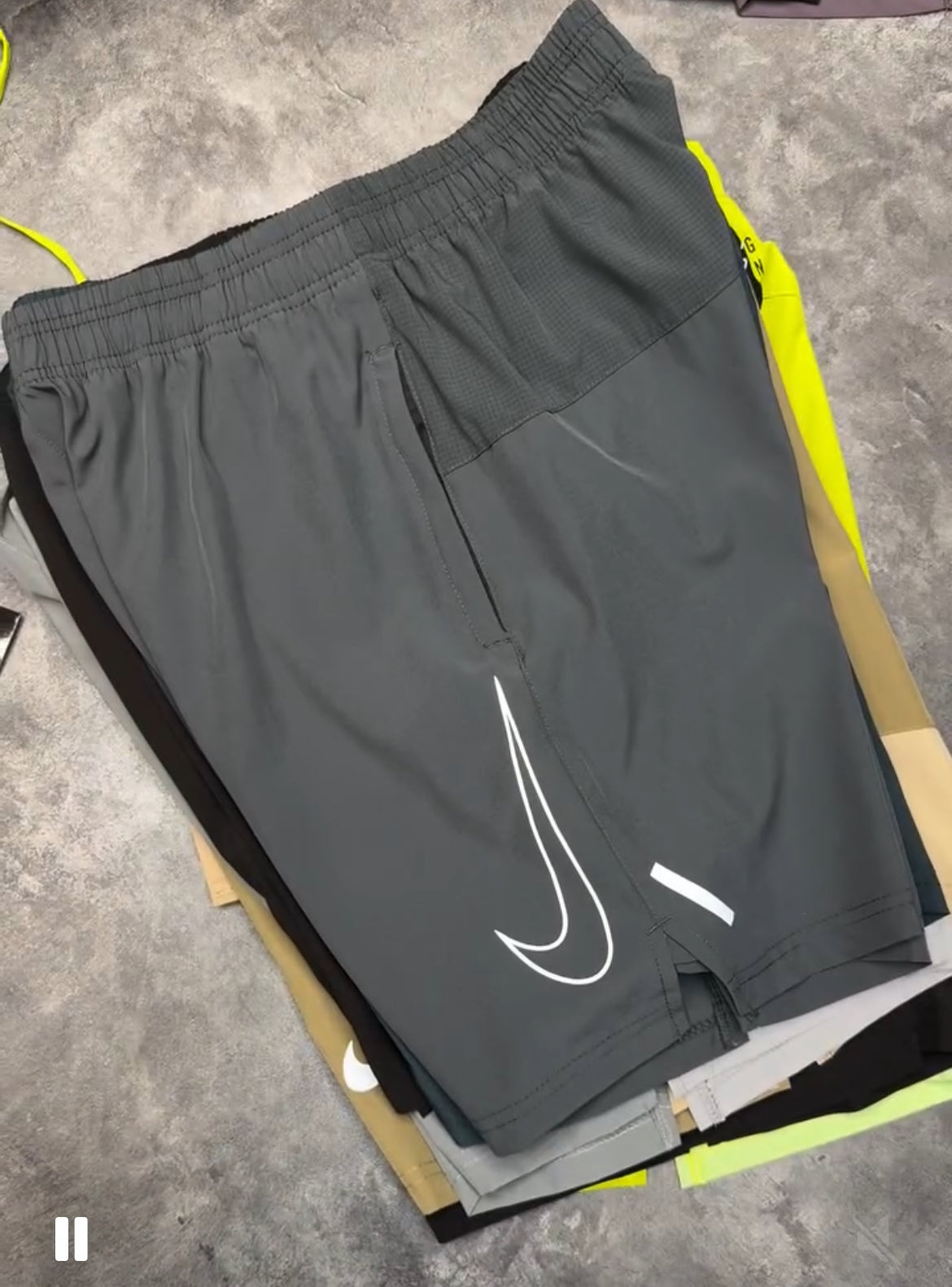 NIKE TRAINERS ORIGINAL SHORT #D976