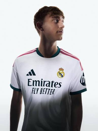 REAL MADRID HIOME PLAYER EDITION JERSEY 26/27