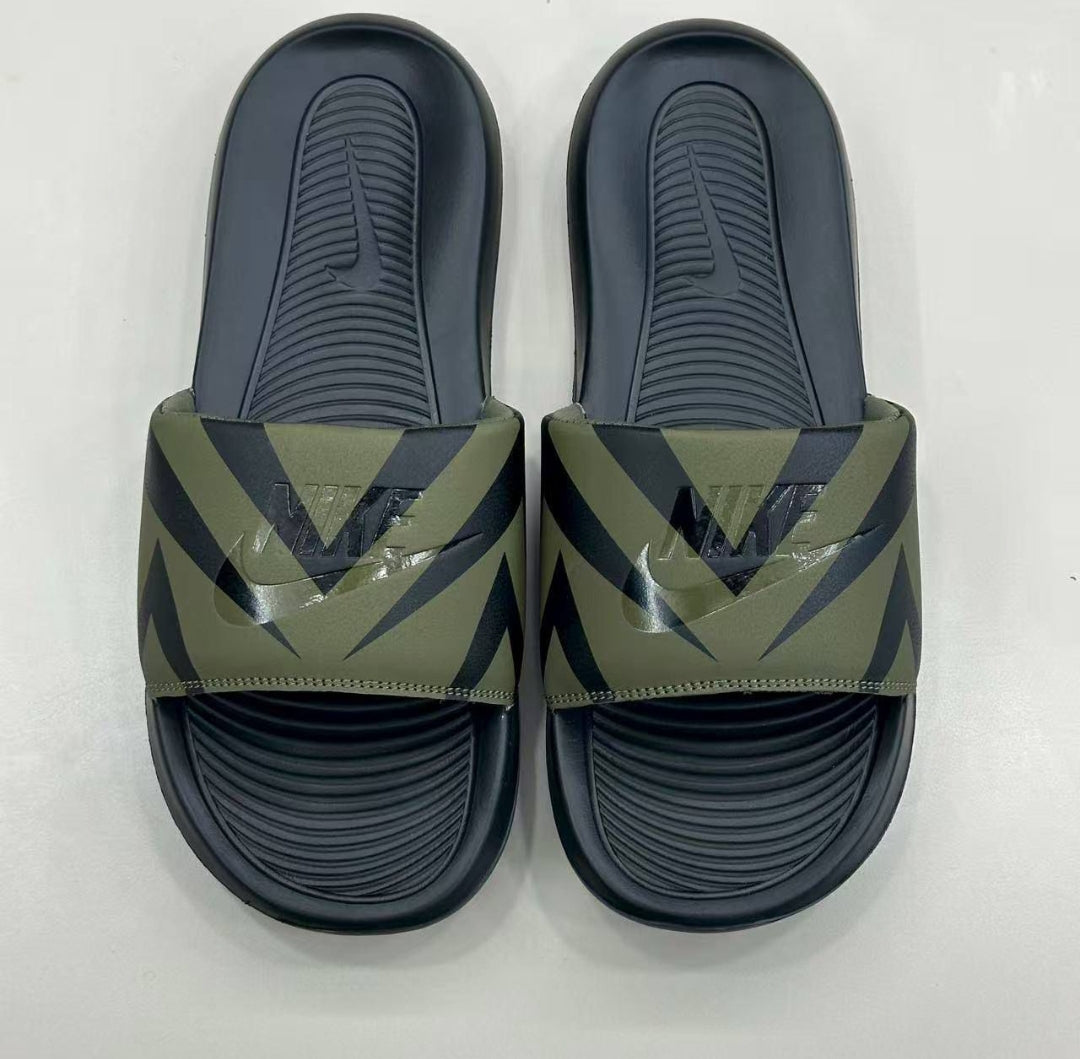 Nike Victori One Slide – Lightweight Comfort